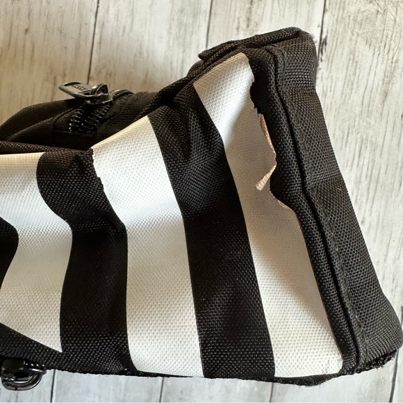 PREOWNED ADIDAS BLACK WHITE LUNCH BOX ZIP TOP - Picture 3 of 6